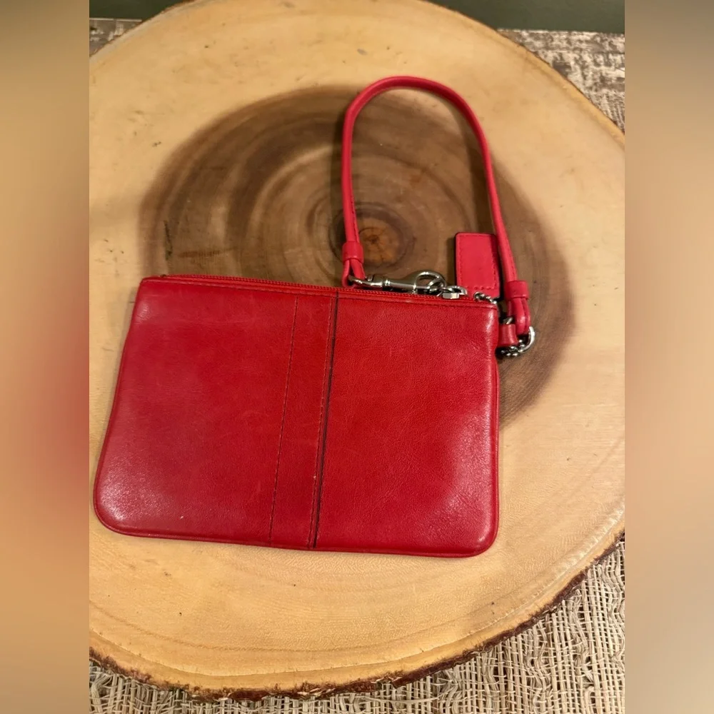 COACH Penelope Leather‎ Wristlet Red Silver Hardware